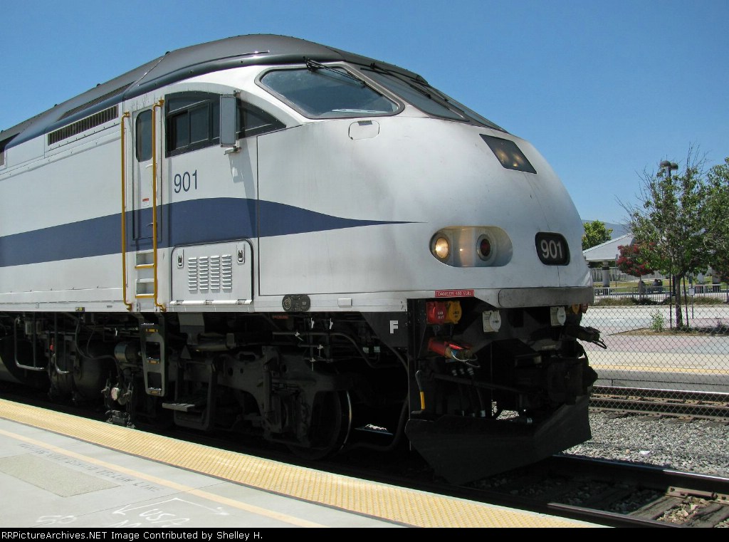 MP36 #901 with a very nice engineer!